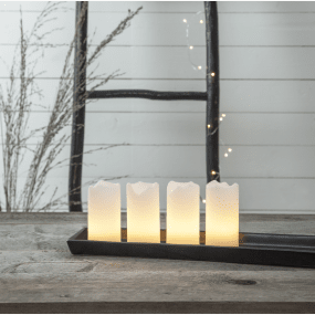 LED Stompkaars 4 Stuks Wit Van Star Trading - De kaarsen en de afstandsbediening werken op in totaal 9 CR2032-batterijen, deze zijn niet inbegrepen.