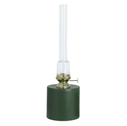 Kerosene Lamp Straight Big Groente Van Strömshaga - Prachtige petroleumlamp van groen gelakt hout met een brander van helder glas en een brander van messing.