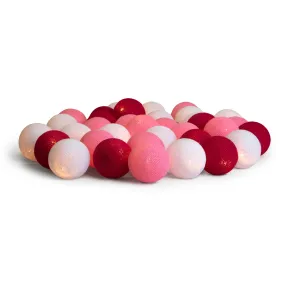 Irislights Flamingo 20-lights Roze Van Irislights - De prachtige Flamingo-lichtslinger is van het Zweedse Irislights en is een kleurrijke, decoratieve verlichting met handgemaakte ballen van katoen en polyester.