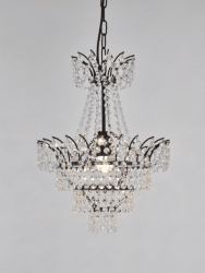 Estelle Ø35 Zwart kristal Van Norrsken Design - De Estelle kristallen kroonluchter in het zwart combineert tijdloze glamour met een moderne chromen afwerking voor een opvallende indruk.