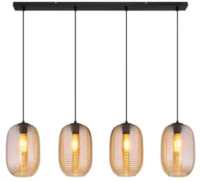 Jefrey 110cm Amber hanglamp Van Globo Lighting - Denna eleganta taklampa har en avl&aring;ng form och &auml;r utrustad med fyra rundade glaskupor i varm b&auml;rnstensf&auml;rg.