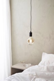Sky Ø4 Zwart raamlamp Van Markslöjd - De Sky raamlamp is een stijlvolle en minimalistische hanglamp die perfect is voor Scandinavische huizen.