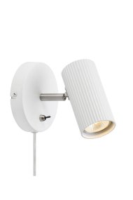Costilla Wit leeslamp Van Markslöjd - Dankzij het eenvoudige ontwerp en de stijlvolle kleurtint past de lamp bij de meeste interieurstijlen.