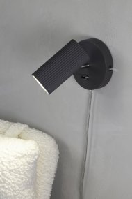 Costilla Grijs leeslamp Van Markslöjd - Dankzij het eenvoudige ontwerp en de stijlvolle kleurtint past de lamp bij de meeste interieurstijlen.
