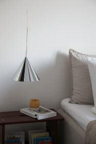 Tip Ø20 Chroom Van Markslöjd - Stijlvolle plafondlamp met een verchroomde kap en plafondhouder met een strak en functioneel ontwerp dat zowel in moderne als tijdloze interieurs past.