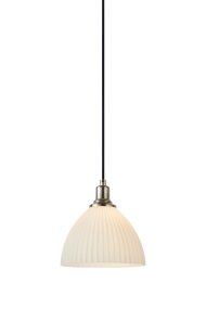 Ro Ø18 Wit raamlamp Van Markslöjd - Ro is een decoratief element in het raam en cre&euml;ert een warme en uitnodigende sfeer in de kamer.
