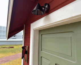 Tratt Micro IP23 Donker geoxideerd koper buitenlamp Van Westal - Tratt Micro is een doorontwikkeling van de Tratt-armatuur, nu door Westal herwerkt in een moderne versie.