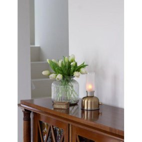 Frida 22cm Messing Draagbare Van PR Home - De lamp cre&euml;ert een warme en sfeervolle ambiance met een kleurtemperatuur van circa 2400 Kelvin en een lichtopbrengst van 20-40 lumen, afhankelijk van de dimstand.