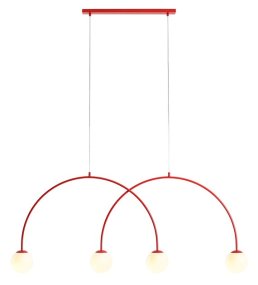 Una 150cm ROOD hanglamp Van Artera - De combinatie van rood metaal en de witte glazen kappen zorgt voor een harmonieus contrast en voegt een vleugje moderne elegantie toe aan elke kamer.