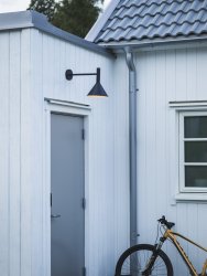 Tripp Zwart buitenlamp Van PR Home - Met E27-fitting, geschikt voor gebruik met zowel traditionele gloeilampen als nieuwere LED-lichtbronnen, max.