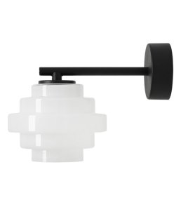 Filo 23cm Wit wandlamp Van Artera - De opaalwitte glazen kap verspreidt een zacht en aangenaam licht dat perfect is voor zowel sfeerverlichting als functionele verlichting in de hal, slaapkamer of woonkamer.