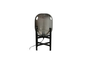 Altair 45cm Rookkleurig tafellamp Van Venture Design - De tafellamp heeft een massieve kap van gerookt glas met spiegeleffect, die rust op een decoratieve voet van zwart staal.