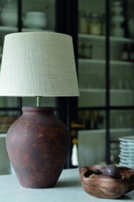 Casagrande 54cm Donker terracotta Van Hallbergs - Casagrande is een elegante lampenvoet met een rustiek design.