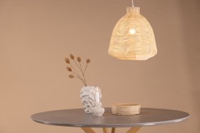 Tours Ø40 Natuur hanglamp Van Venture Design - De lamp heeft een prachtige gloed die een warme en gezellige sfeer geeft, waardoor hij perfect is voor boven de eettafel, voor lange, sfeervolle diners of in de slaapkamer voor een ontspannen sfeer.
