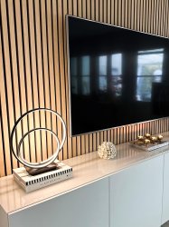 Loop 37cm Zwart tafellamp Van Aneta Lighting - Loop vormt een blikvanger in het interieur, ongeacht of u het in een raam, aan een muur of in een gang plaatst.