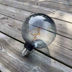Deco bulb XL Rookkleurig Van Lightson - Voor een optimale levensduur adviseren wij u de transformator niet met meer dan 85% van de maximale capaciteit te belasten.