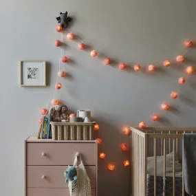 Irislights French rose 20-lights Roze Van Irislights - De Franse roos-lichtslinger van Irislights verspreidt een romantische sfeer met zijn twee tinten roze en gezellige, warme gloed.