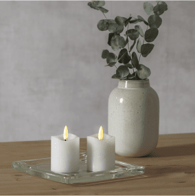 LED Stompkaars Flamme Wit Van Star Trading - 2-pack stompkaarsen met een zeer natuurlijke vlam die een warmwitte gloed verspreidt.