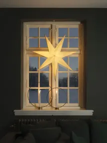 Papieren Ster Ø78 Wit Van Konstsmide - Ideaal om in het raam te hangen of tegen een mooie muur &ndash; een tijdloze decoratie die elke kamer met haar eenvoudige elegantie verfraait.