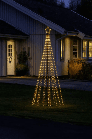 Kerstboom Van Metaal 2,4m Zwart Van Konstsmide - Het elegante ontwerp en de fonkelende ster op de bovenkant maken het een fantastische decoratie voor de tuin of veranda tijdens de kerstperiode.