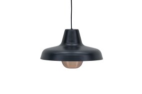 Högbyn Ø30 Zwart hanglamp Van Venture Design - H&ouml;gbyn is de logische keuze voor wie op zoek is naar een stijlvolle plafondlamp met een industrieel design.