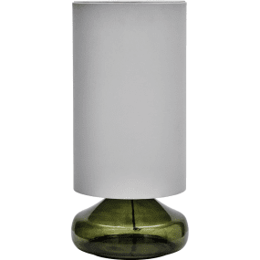 Matte 68cm Groente tafellamp Van House Doctor - Transformeer uw huis met deze verfijnde tafellamp, die een groene glazen voet combineert met een felle gebroken witte lampenkap.