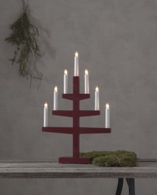 Trapp ROOD Van Star Trading - Zet de kandelaar bijvoorbeeld voor het raam om een gezellige Adventssfeer in huis te cre&euml;ren.