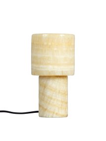 Lucie 16cm Natuur Van PR Home - Deze marmeren tafellamp is een elegant en luxueus interieurdetail dat een warme en aangename gloed verspreidt wanneer hij brandt.