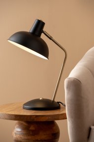 Hood 38cm Zwart bureaulamp Van Leitmotiv - De lamp past perfect op een bureau of nachtkastje en is zowel een praktische lichtbron als een stijlvol interieurdetail.