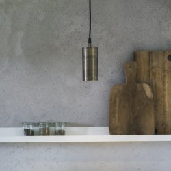 Ample Ø7 Goud raamlamp Van PR Home - Ze hebben een lampenhouder die iets verder in de lamp zit, waardoor je de lamp bijvoorbeeld als spot kunt gebruiken met een sterkere lichtbron.