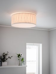 Plissé Ø45 Wit plafondlamp Van PR Home - Het licht wordt aangenaam verspreid door de stof en de onderkant is voorzien van een anti-verblindingsfilter voor een gelijkmatige en zachte gloed.