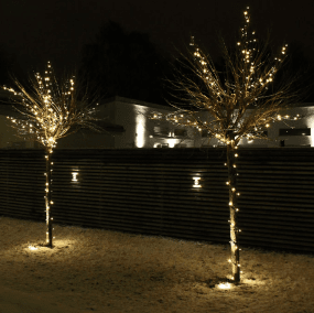 Twinky Pro 10m Zwart Van Lightson - Het is een duurzame, hoogwaardige lichtslinger met een stevige rubberen kabel die een zachte, sfeervolle gloed verspreidt met grotere lichtpunten.