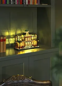 Mechanische Kerstdecoratie Met Treinstation 25cm Veelkleurig Van Konstsmide - Geweldig treinstation met bewegende figuren, 15 warmwitte ledlampjes en ingebouwde kerstmuziek die je kerstdorp tot leven brengt.