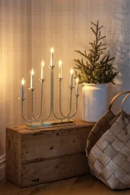 Candelabra 7 Lights Messing Van Konstsmide - Cre&euml;er een luxueuze en uitnodigende kerstsfeer met deze stijlvolle Adventkandelaar met een messing afwerking.