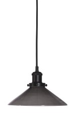 August Ø25 Zwart raamlamp Van PR Home - De lamp wordt geleverd met een 3 meter lange, zwarte textielkabel, voorzien van een stekker en aan/uit-schakelaar.