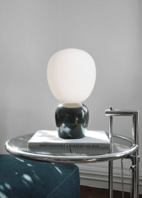 Buddy 34cm Groente Van Belid - Met zijn gelijkmatige gloed en verfijnde design wordt Buddy een natuurlijk onderdeel van het huis, een metgezel die licht en karakter verspreidt voor generaties.