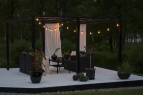 Lichtslinger, amberkleurige LED, 10m Zwart Van Konstsmide - Decoratieve lichtsnoer met 20 amberkleurige LED-lampjes die een warme en uitnodigende sfeer cre&euml;ren.