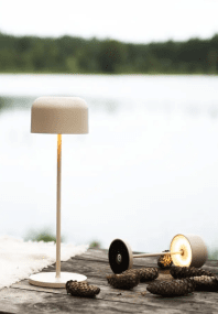 Lille 36cm Zand Draagbare Van Konstsmide - De lamp is voorzien van een touchdimmer, waarmee u de helderheid en kleurtemperatuur kunt aanpassen van warmgeel tot warmwit licht.