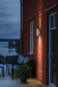 Pollux Wit buitenlamp Van Konstsmide - Het zorgt voor een aangenaam en veilig licht en past bij moderne architectuurstijlen.