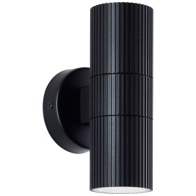 Keola Zwart buitenlamp Van Brilliant - De Keola gevellamp met dubbele lichtrichting is een moderne en functionele aanvulling op uw buitenverlichting.