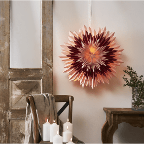 Ice Ø50 Roze Van Star Trading - De ster verspreidt sfeer en zorgt voor een speciaal kerstgevoel in huis.