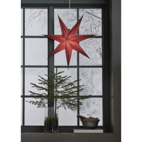 Holly Ø60 ROOD Van Star Trading - De ster zorgt voor een kerstsfeer in huis en heeft een mooi kralenpatroon dat een aangename gloed geeft.