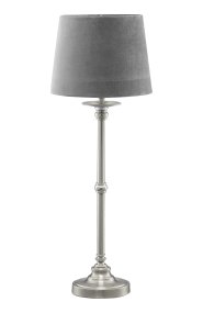 Axel Fluweel 58cm Grijs tafellamp Van Pixie Design - De metalen lampenvoet met satijnen afwerking in combinatie met de fluwelen kap in grijs cre&euml;ert een sfeervolle sfeer in de kamer.