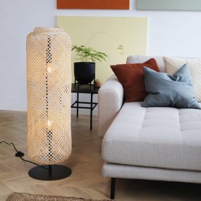 Boom Natuur vloerlamp Van Dyberg Larsen - Dankzij de platte basis en de aan/uit-schakelaar op het snoer is het eenvoudig te plaatsen en te gebruiken.