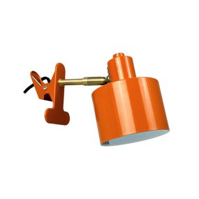 Ocean Oranje klemlamp Van Dyberg Larsen - Hij combineert functionaliteit met een modern en eenvoudig ontwerp dat een rustige en elegante uitstraling cre&euml;ert.