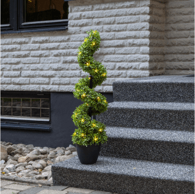 Buxbom 90cm Groente Van Star Trading - Met 30 warmwitte lichtpunten geeft de boom een prachtig licht en is hij geweldig om te gebruiken als uitnodigende boom buiten, binnen in een lobby of thuis in een gang.