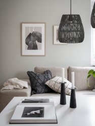 Saigon Ø38 Zwart hanglamp Van PR Home - De plafondlamp wordt geleverd met een zwarte plafondbevestiging voor gebruik binnenshuis.