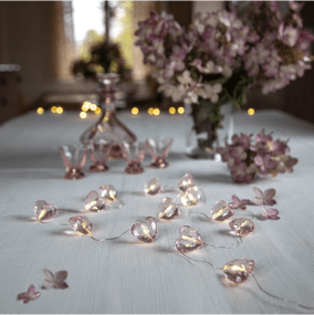 Lichtsnoer Valentine Roze Van Star Trading - Met een dunne zilverkleurige metalen kabel en 12 warmwitte LED-diodes geeft hij een gezellige en sfeervolle gloed.