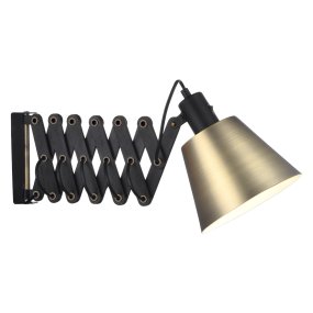 Vintage Ø18 Antiquiteit wandlamp Van Halo Design - De stevige zwarte metalen arm en de messingkleurige kap geven de lamp een authentieke retrostijl die zowel in moderne als klassieke interieurs past.