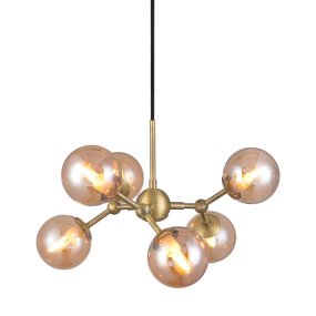 Atom 45cm Antiek messing hanglamp Van Halo Design - De bijna zwevende glazen koepels zijn amberkleurig, waardoor er een mooie lichtspreiding in de ruimte ontstaat.